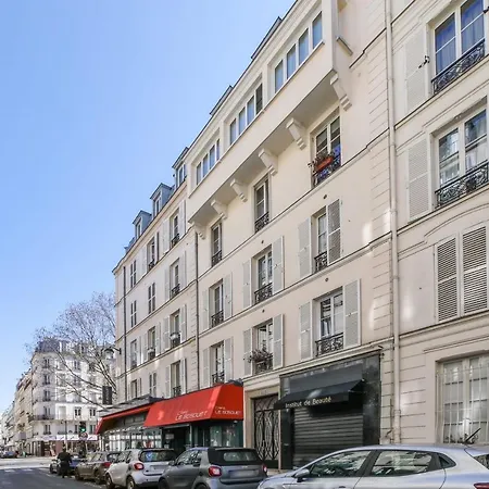 De La Tour - Welkeys Apartment Paris